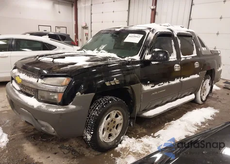 2002 Chevrolet Avalanche 1500 из США, поврежденный, VIN 3GNEC13TX2G273347